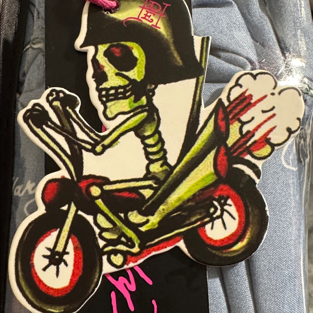 Ed Hardy Blue King Sheet Set with Tattoo Designs - Picture 8 of 10